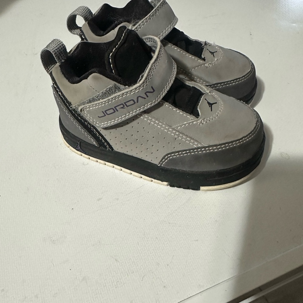 Grey and black children’s jordans. Size 6c - Picture 2 of 3